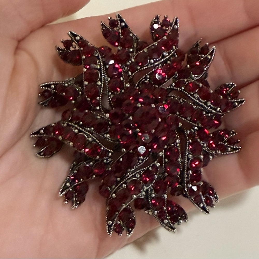 Large Red Rhinestone Brooch/Pendant EUC Unmarked